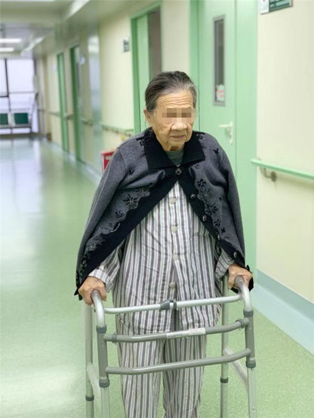精准医疗 助力前行——我院仙葫院区骨二科成功为一名99岁患者实施髋关节置换手术