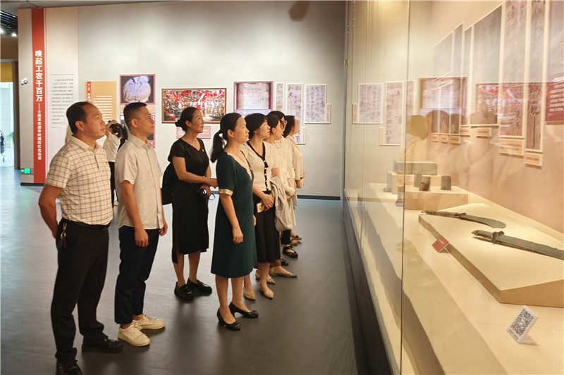 机关党总支第三党支部到广西壮族自治区博物馆开展主题党日活动