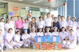 医院领导慰问全院护理人员：节日快乐！