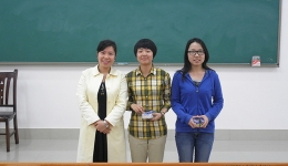 我院2012级口腔班召开优秀学生表彰会