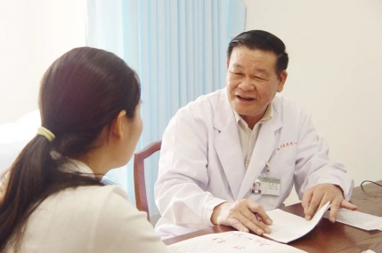 国医大师黄瑾明｜仁爱精诚筑医魂 德技双馨成大医