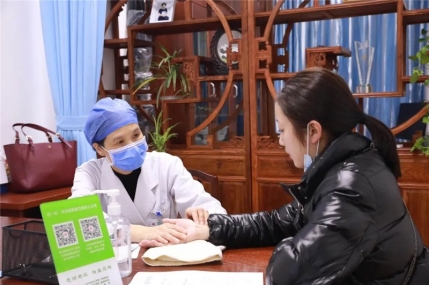 【建院80年·名医荟】眼里心里，装着疾病背后的人——肾病科专家谢丽萍