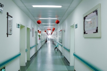 病区走廊装饰画