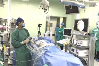 【广中医名医荟】以生命为帆攻坚克难，微创“钻孔”除“泌尿顽石”——泌尿外科专家覃智标