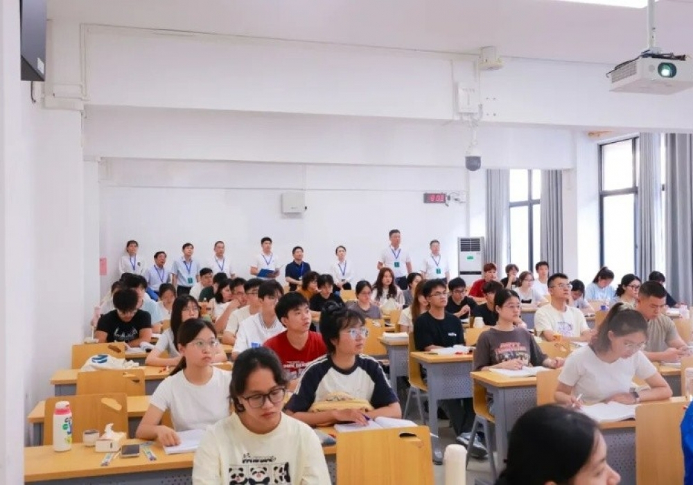 深入课堂抓实效，精准督导促提升——第一临床医学院开展2025年秋季学期开学教学督导检查