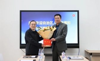 自治区人力资源和社会保障厅领导慰问我院桂雄斌教授