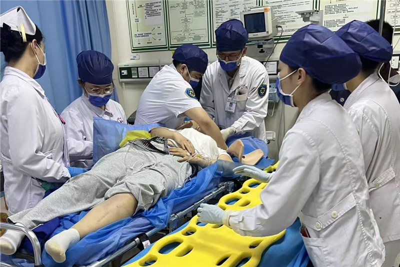 第一附属医院成功处置泉南高速连环追尾事故批量伤员救治工作
